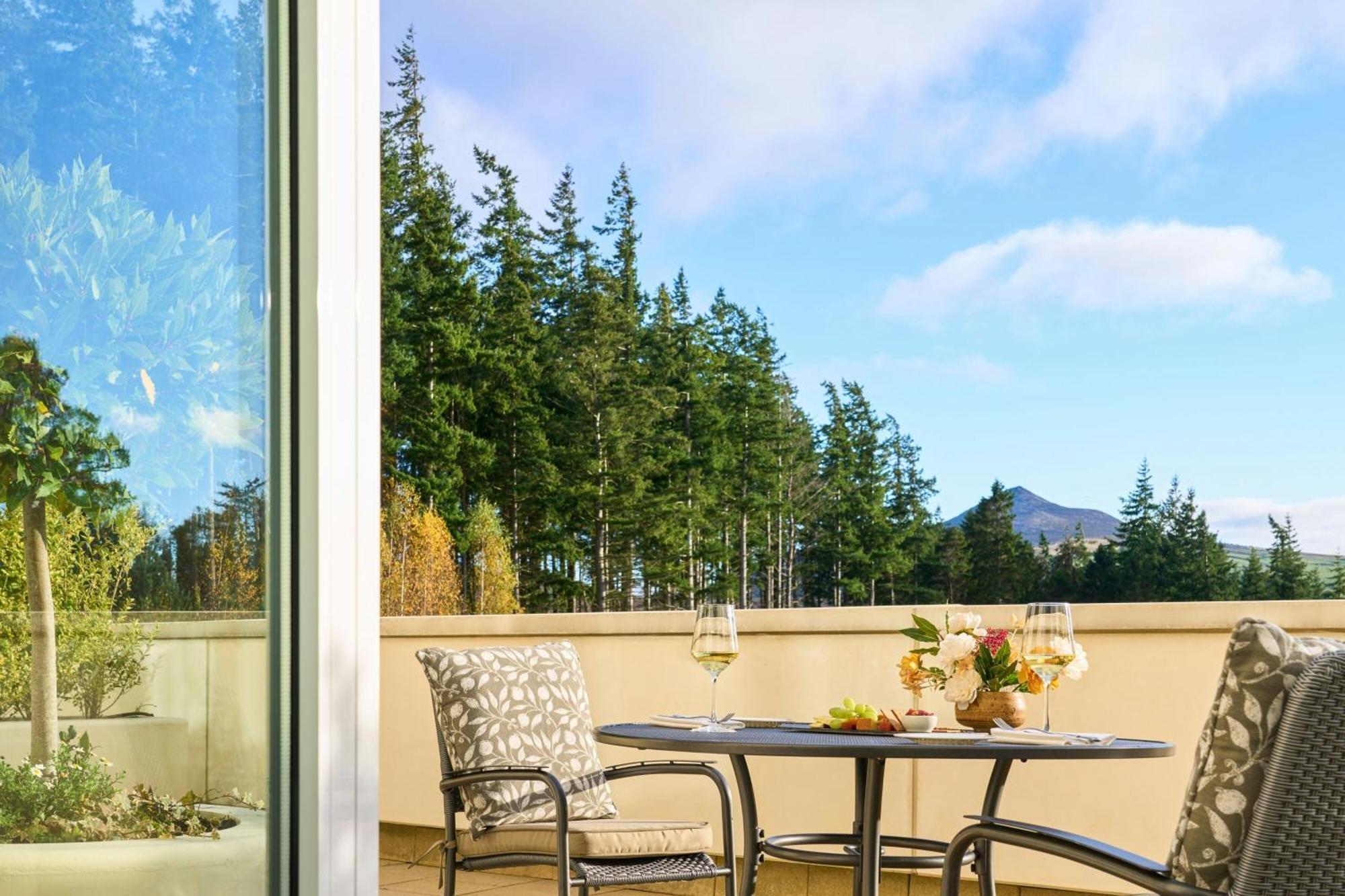 Powerscourt Hotel, Autograph Collection Эннискерри Экстерьер фото A view of the San Juan Islands from a suite at the Inn at the 574