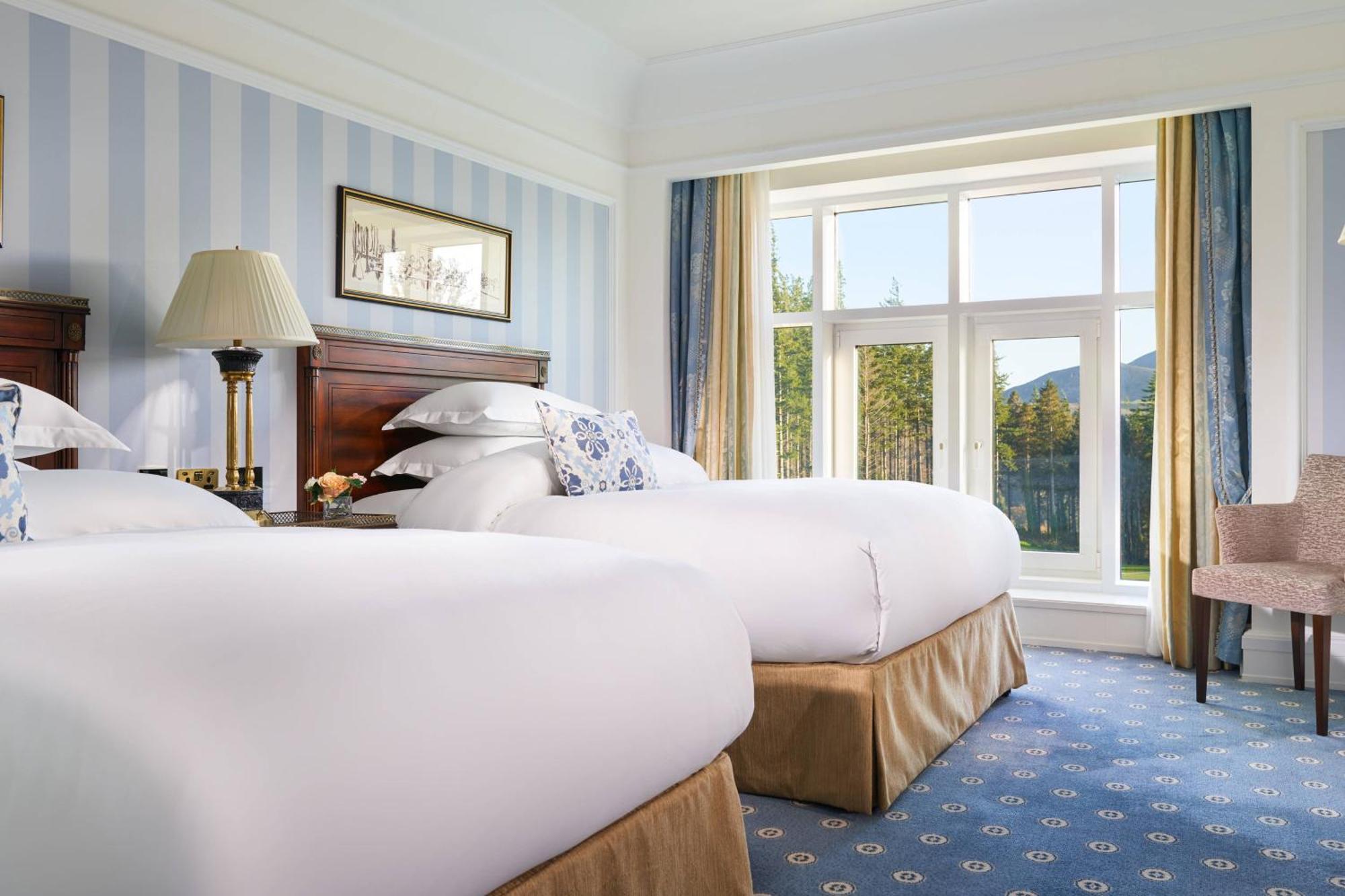 Powerscourt Hotel, Autograph Collection Эннискерри Экстерьер фото A room at the Lake Placid Lodge